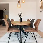 公寓 Renovated Art Deco With Vintage Elements