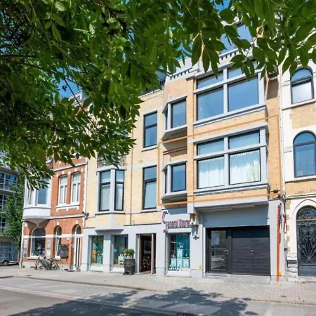 Renovated Art Deco With Vintage Elements Daire