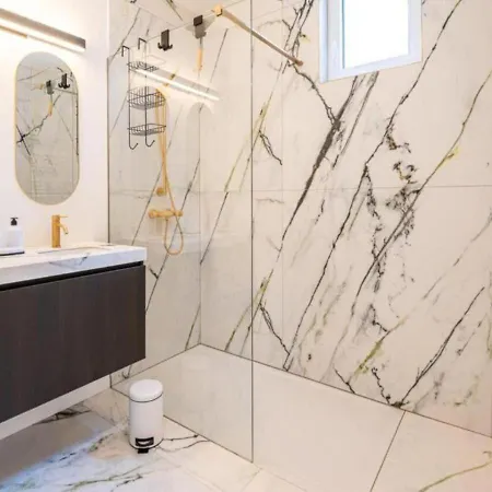 Renovated Art Deco With Vintage Elements Apartment