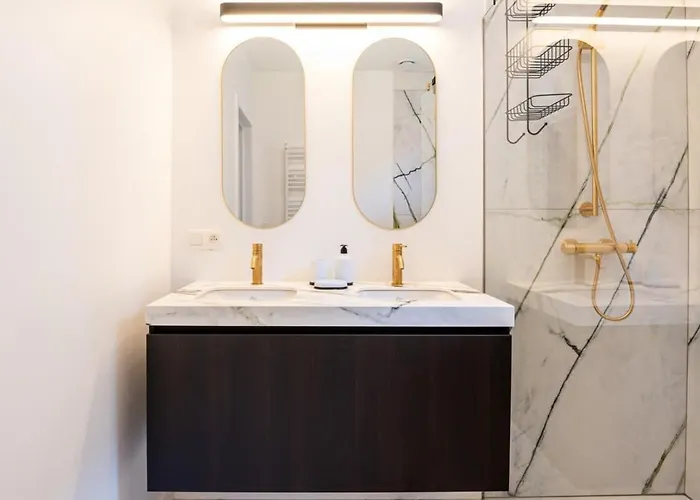 Renovated Art Deco With Vintage Elements 公寓 *