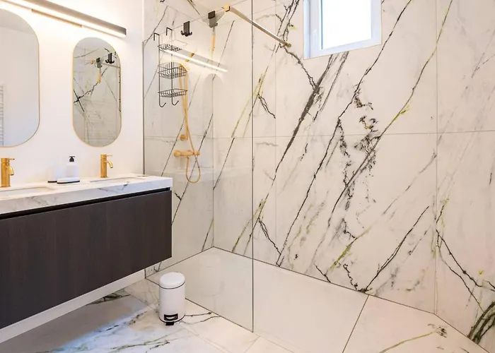 Renovated Art Deco With Vintage Elements Apartment Ostend