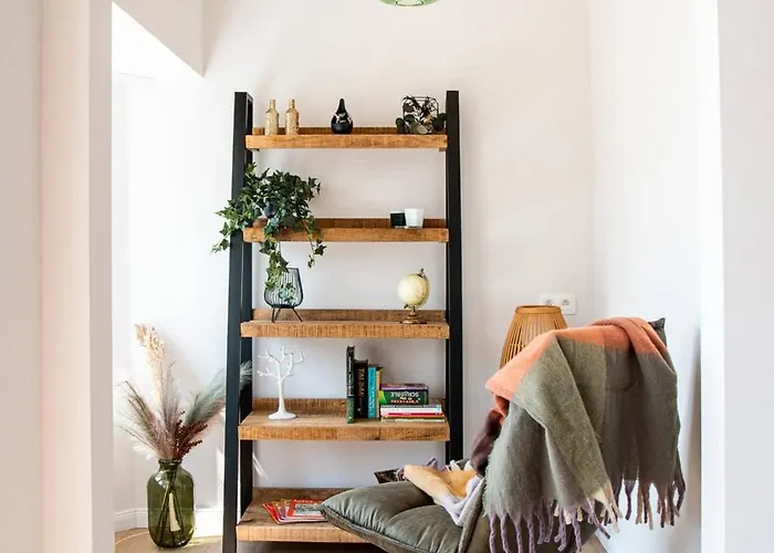 Apartment Renovated Art Deco With Vintage Elements *