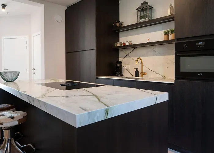 Apartment Renovated Art Deco With Vintage Elements *