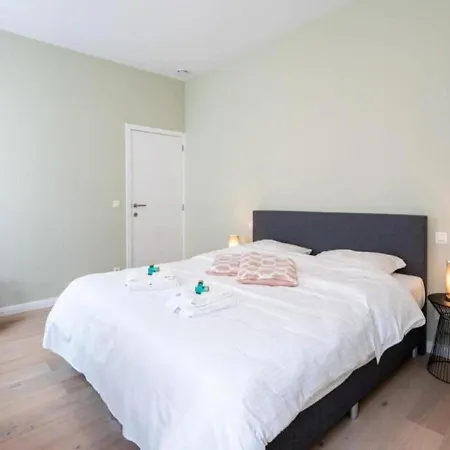 Appartamento Renovated Art Deco With Vintage Elements