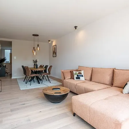 Renovated Art Deco With Vintage Elements Oostende