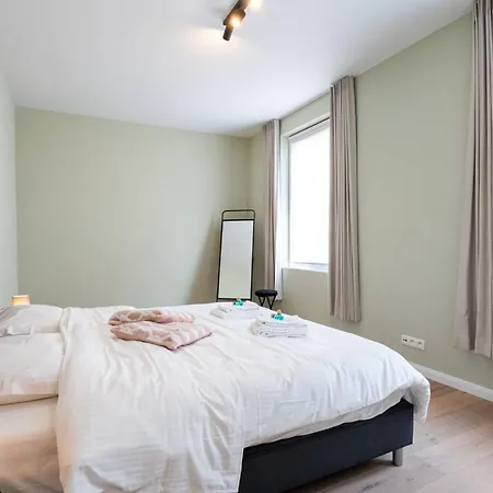 Renovated Art Deco With Vintage Elements Daire